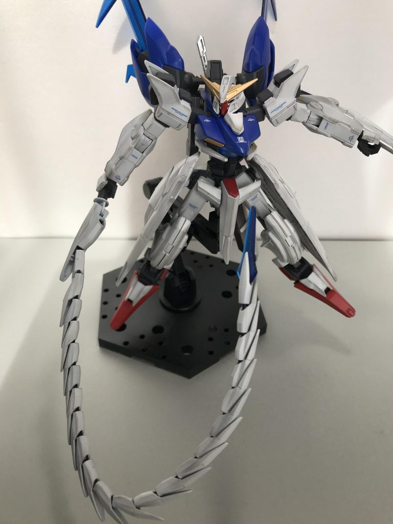 今までの画像ではわかりにくかったテイルを使った攻撃。ここはギラギラーガの設定通りです。