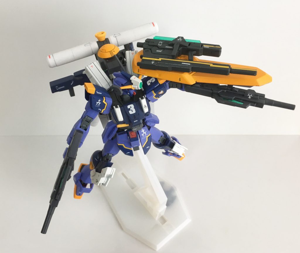 ヘイズルやジム改高機動型、ジムスナイパーⅢのデザインを元に改造してみました。