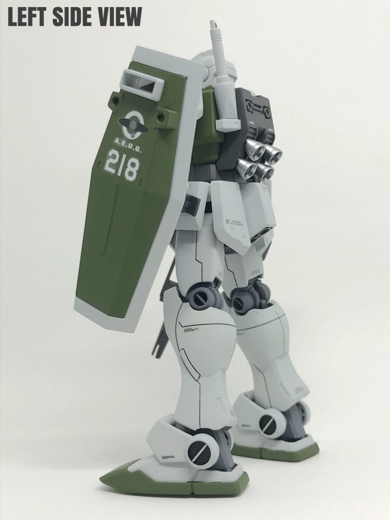 シールドはノーマルのモノを使用。
あと、脳内設定的にコクピットは360度
モニター&リニアシートに換装してます。
これらの改修でジムⅡクラスまで性能が
アップされた?  ( ̄▽ ̄;)