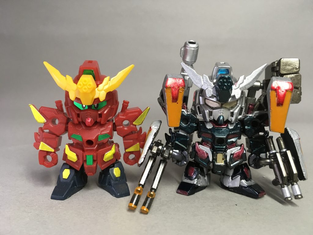 元キットとの比較。
本体それ自体には塗装以外全く手を入れていません。