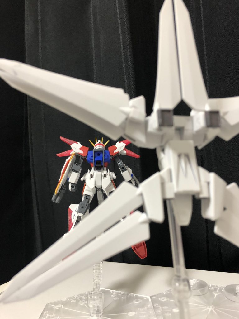 出撃してビルドストライクとバックパックの合体をイメージして撮ってみました