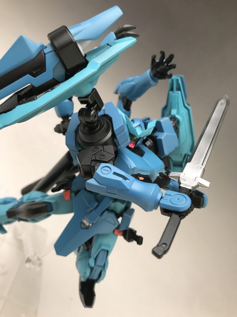 高合金製ロングソード
シンプルなロングソードでトイボックスの数少ない基本装備。
基本的な装甲材よりも堅牢な合金を特殊な製法で加工し、堅牢ながらかなりの切れ味を獲得したもの。
コレはナイツ&マジックのトイボックスが持ってるロングソード枠で装備にしました。