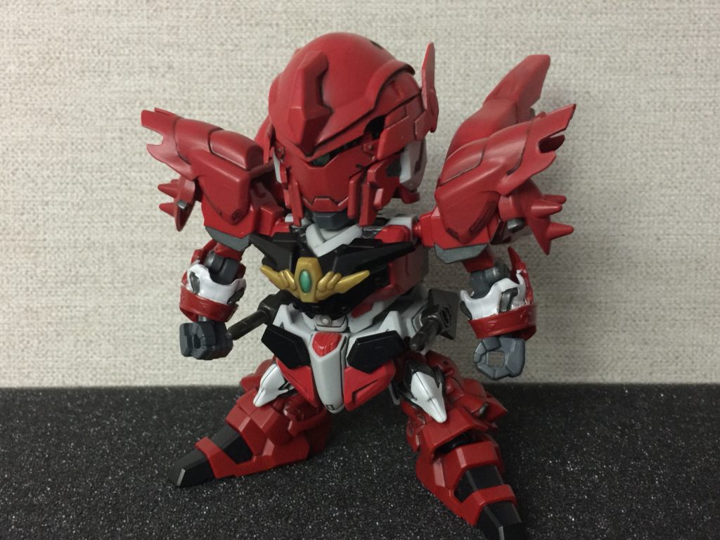 RX-零丸をベースに、SDEXやBB戦士のシナンジュのパーツを切った貼ったしました。