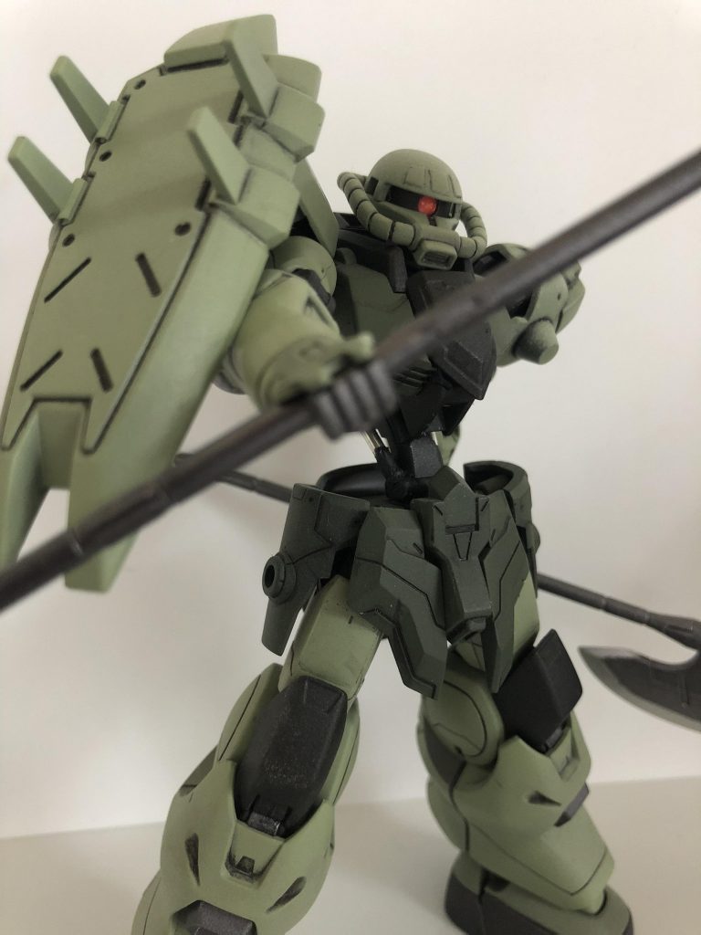 ポージング1。
ザクと言ったら斧ですよね〜(*´∇`*)
ヒートじゃ無いけどw