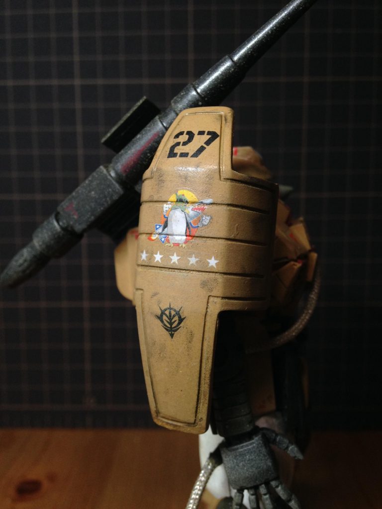 使い込んだ感のあるシールドの表現が個人的にはお気に入りです。