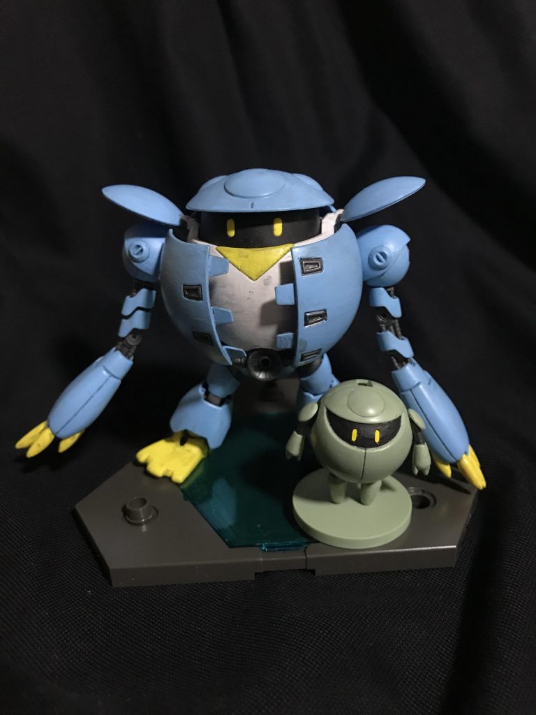 正面からプチカプルのお目目は黄色いとこだけシールです(^^)