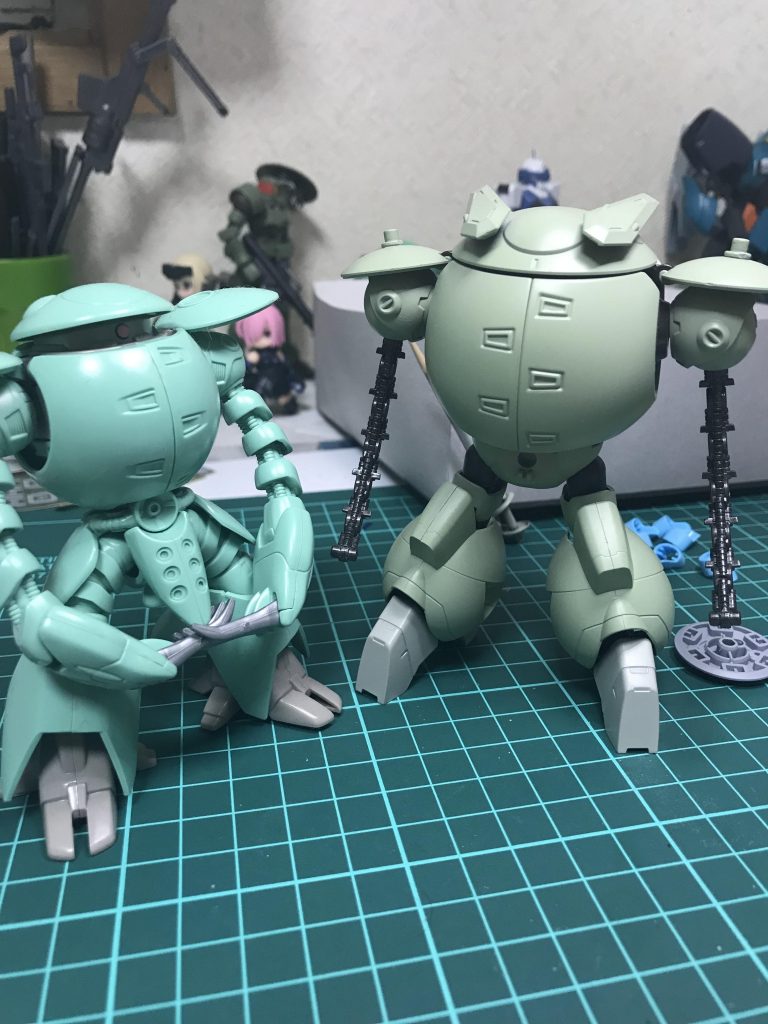 塗装途中、素組みの先輩(笑)と。どんな形であれ、大好きな機体が今の技術で立体化されるのはとても嬉しいものがありますね。Rジャジャが発表されたし、カプールとして夢見たいなぁ…