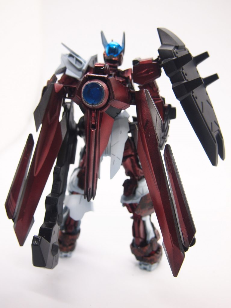 ## マントフォーム
本機オリジナル武装。Vフォームとフライトフォームの中間形態
即座にフライトフォームに移行できるため、ツカサはVフォームより
こちらを基本形態としている。