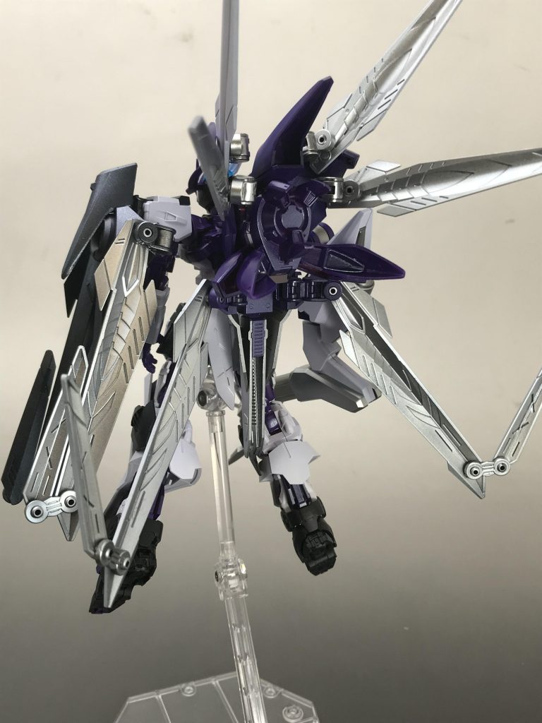 前面と背面
基本のノーネイムから大きな改修はなくノーネイムライフルを追加してシールドバインダー兼ビームスマートガンとバックユニットに完全に別にしてます(´ω`)