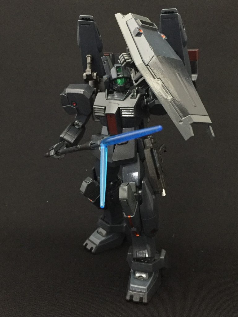 ビームランスを構えてのポージング