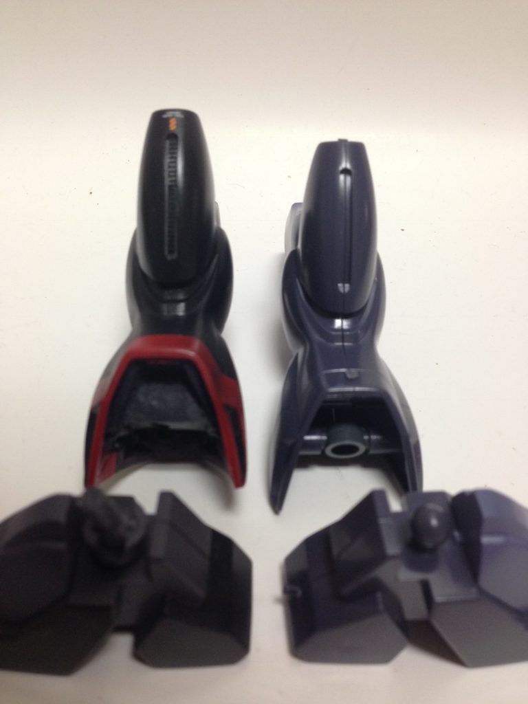 背部~脚部
背中中央のスラスターは独立化、側面も市販パーツでディテールアップ。
脚部は足首関節新造&内部ディテール製作と脹脛の大幅なボリュームアップをしました。これで力強い見た目になり、幅広めな接地も難なく出来るようになりました。
また膝アーマー裏、膝関節の大きな穴も埋めました。