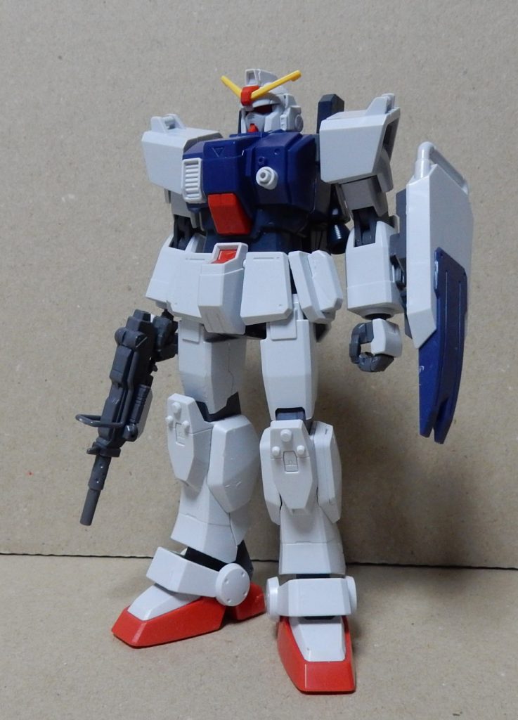 イラスト風塗装、アニメ塗りの初心者向けっぽいメイキング!
やってる人も増えてきてるし需要はあるだろうと信じて…
作例として旧HGUC陸戦型ガンダムを使います。貰ったジャンクで右耳パーツないしペンチか何かのキズだらけです。陸ガンらしい?w
合わせ目消しも何もしてません。