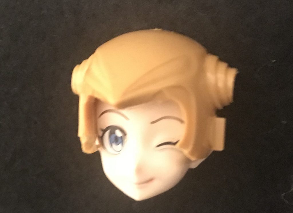 初期案はヘルメットみたいにするつもりでした。
サンバイザーになりましたね
(´∀`)