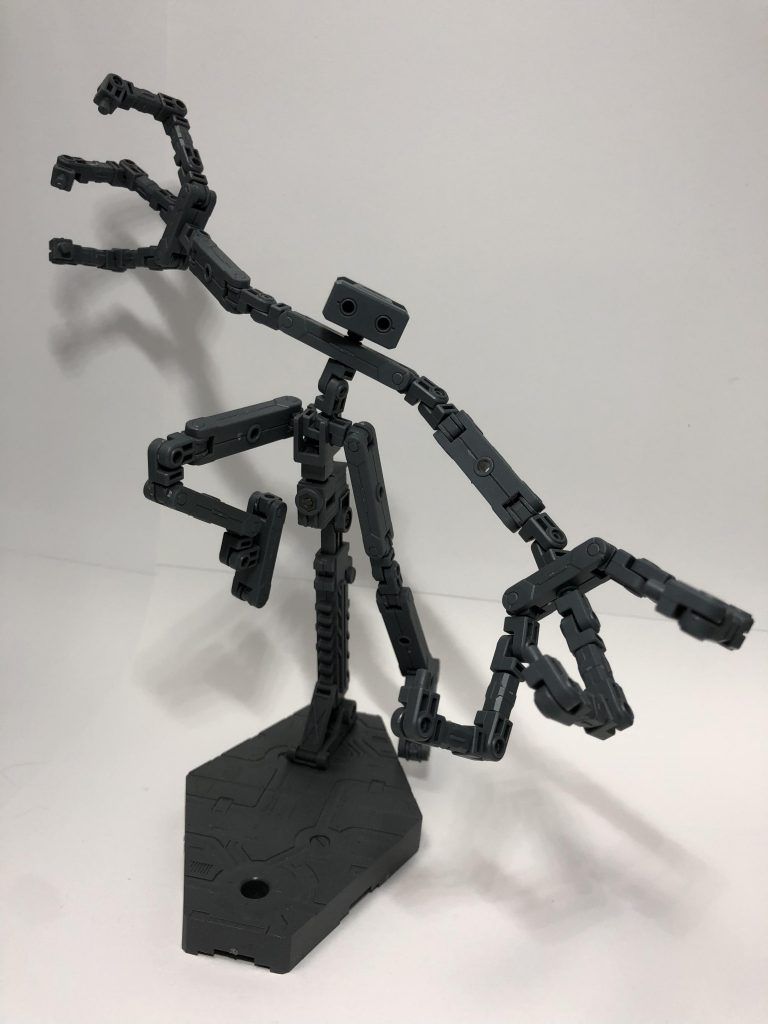 ガンさんの殴りかかるポージング