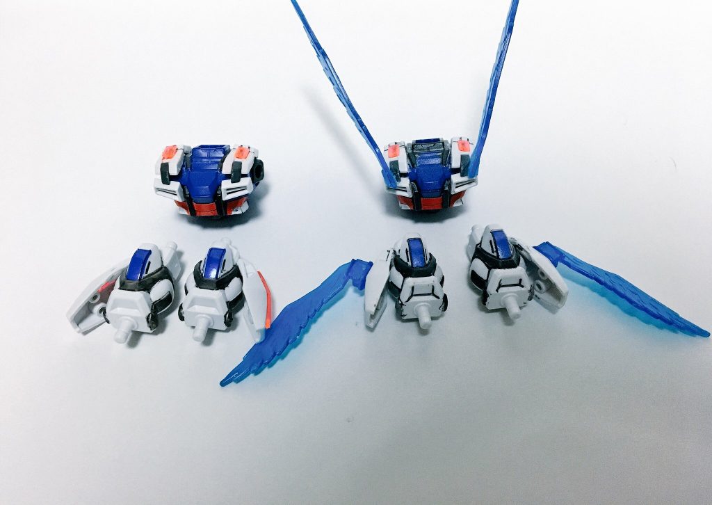 換装パーツはこちらとなります。翼を接着固定してしまっているのです。