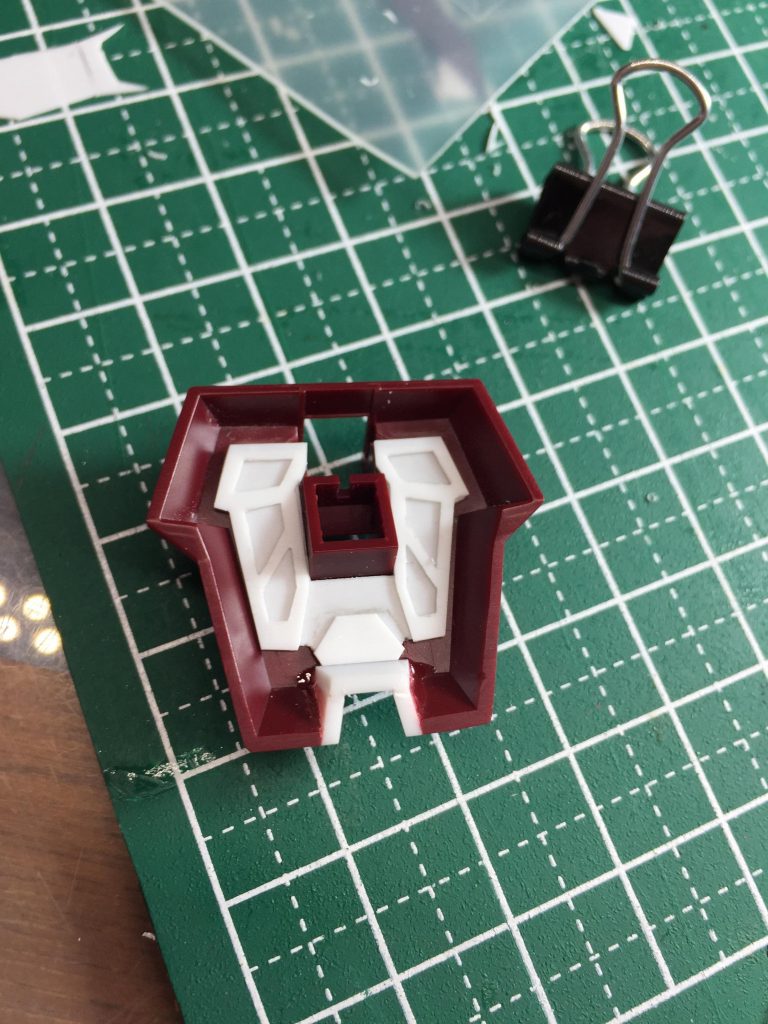 省略されて切り抜かれていた装甲はスクラッチにて再現
トラスにも初挑戦でした(^_^;)