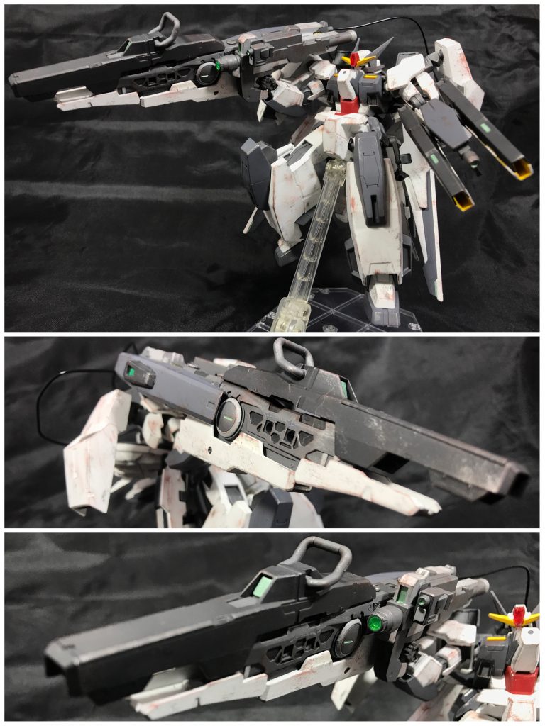 ## [GNイフリートカノン:ロングレンジモード]
GNイフリートキャノンのロングレンジモード。
威力はバーストモードの60%程度に抑えられているものの有効射程距離と射撃精度に優れており、長距離からの狙撃や乱戦時の援護砲撃などに適している。