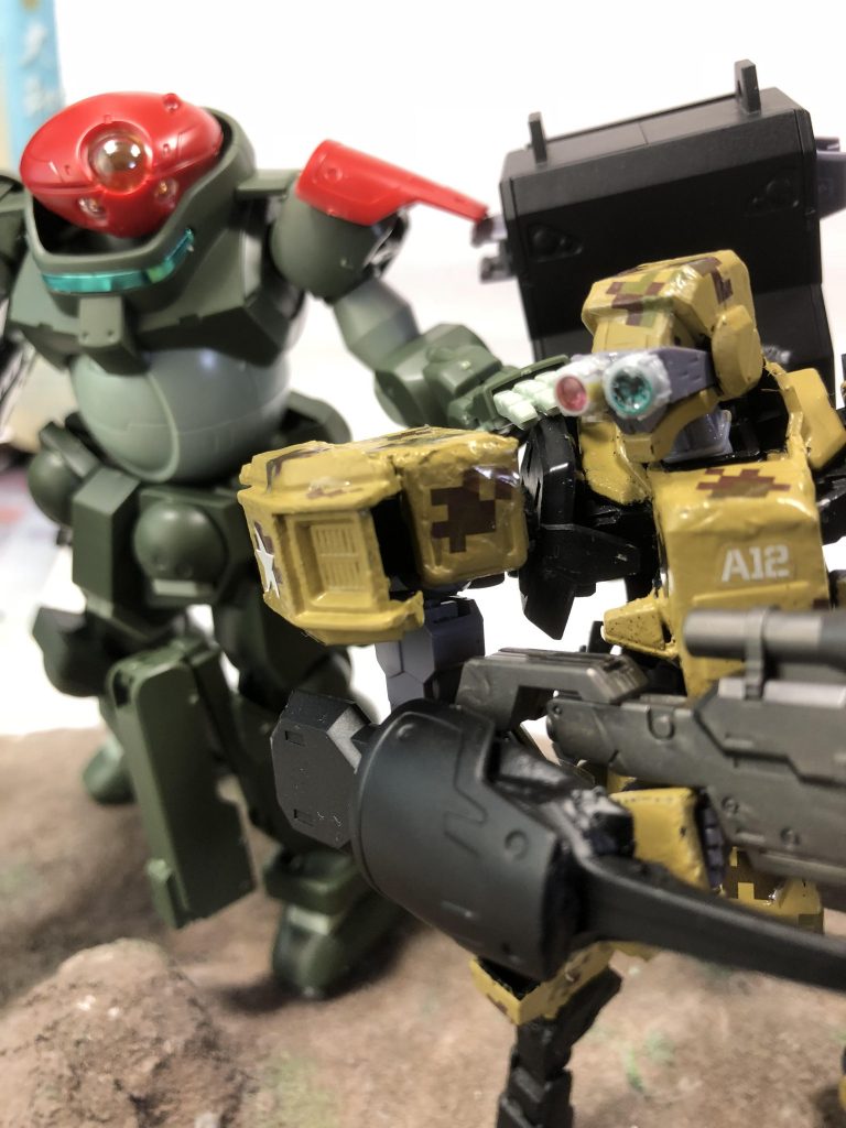 他のフォースとの合同訓練にて…
ロンメル「12番機はここで待機、敵に動きがあったら知らせてくれ。」
新米ダイバー「了解しました」