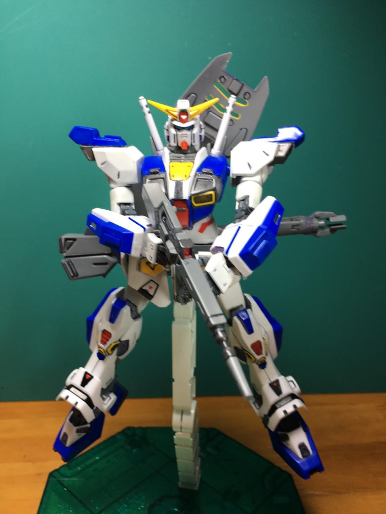 　漫画版の表紙をイメージした1枚。肩周りの可動修正をすべきだったかな…。