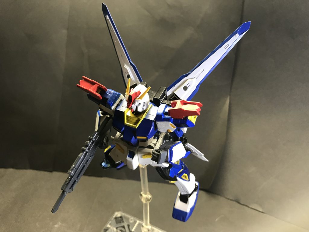 C-フェーズ。背面に交差するシルエットを構える機体を参考に、その機動性の高さを実証実験するために生まれた装備。他にも光波推進システムの再現も試みているが、どちらも完璧ではない。
ーーーBCバインダーガンのパーツを割り振ってます。