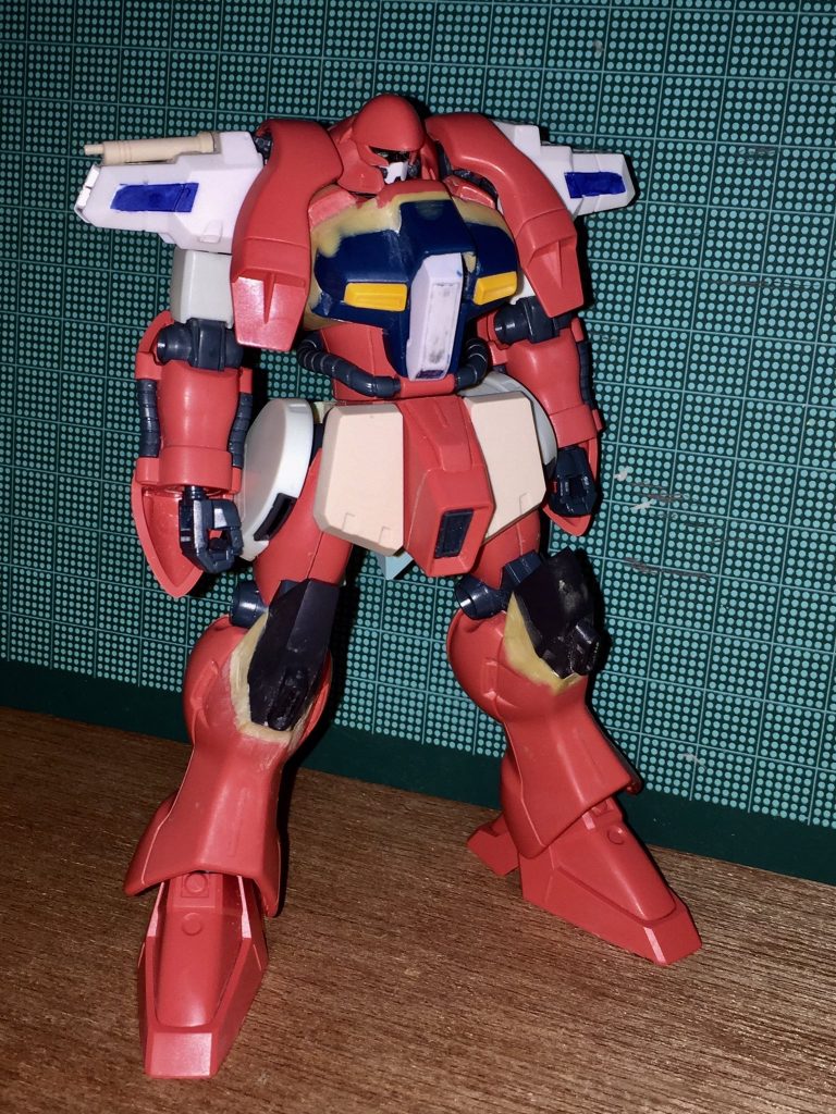 初期段階。この頃は取り合えずガーベラ・テトラをガンダムっぽくすることだけを考えていました。意外と足はほとんどそのままです。