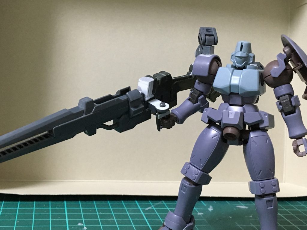 目牙大砲は、ライトニングバックウェポンシステムMk-Ⅱのキャノンと、サーペントカスタムのビームキャノンを合わせて作りました。