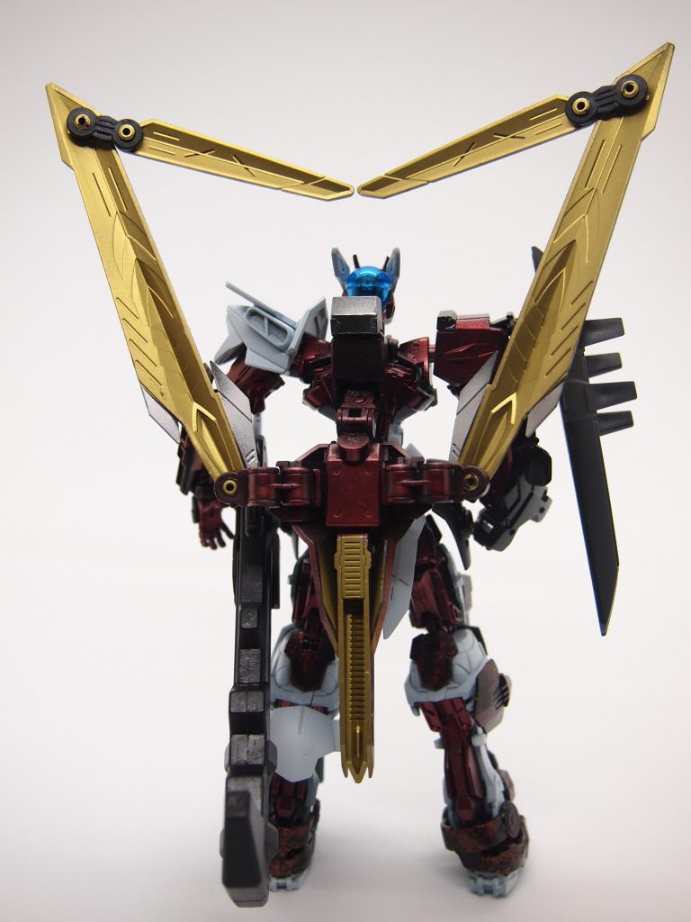 ## デルタフォーム
こちらも原典同様、核搭載機ではないため、VLの使用時間はごくわずかとなる。
このため、ツカサは抜刀時の瞬間加速に用いることで、自らの剣術を
神速の抜刀術まで昇華させている。