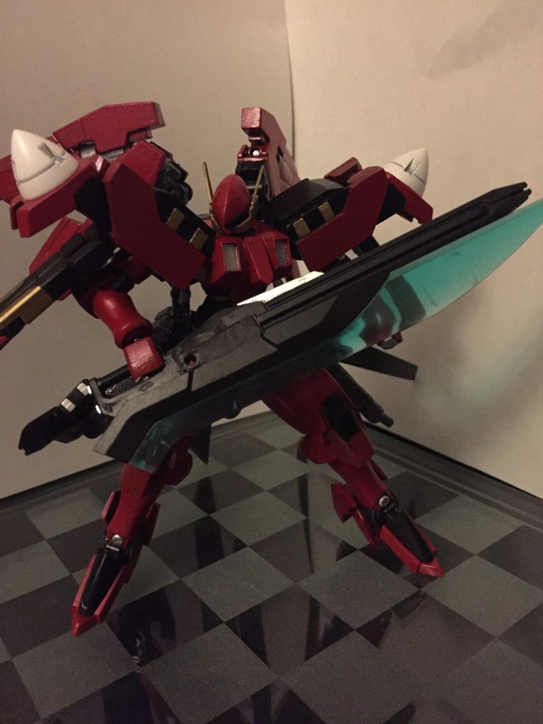 レールガンブレード
腰部に装備された大型のビームソード
その名の通りレールガンとしての機能も持つ