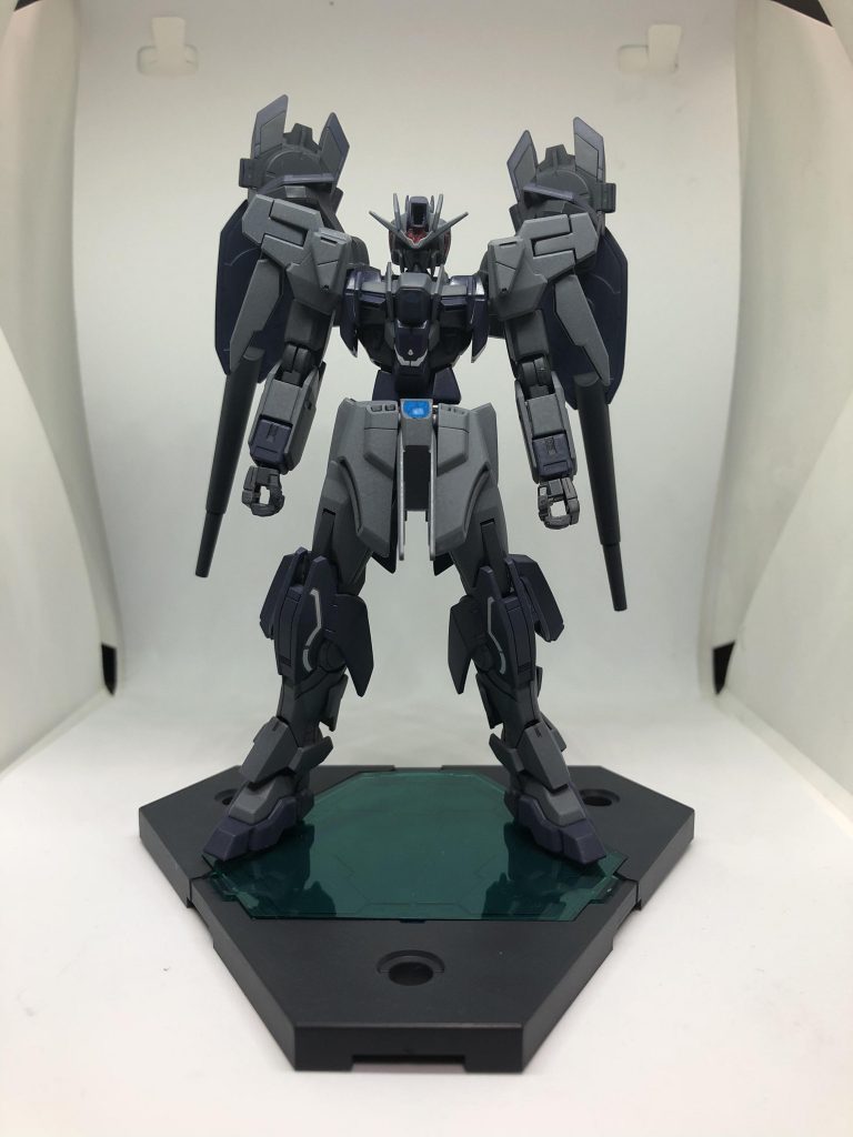 ノーマルモード、両肩のGNライフル、ビームサーベルがメインの武装