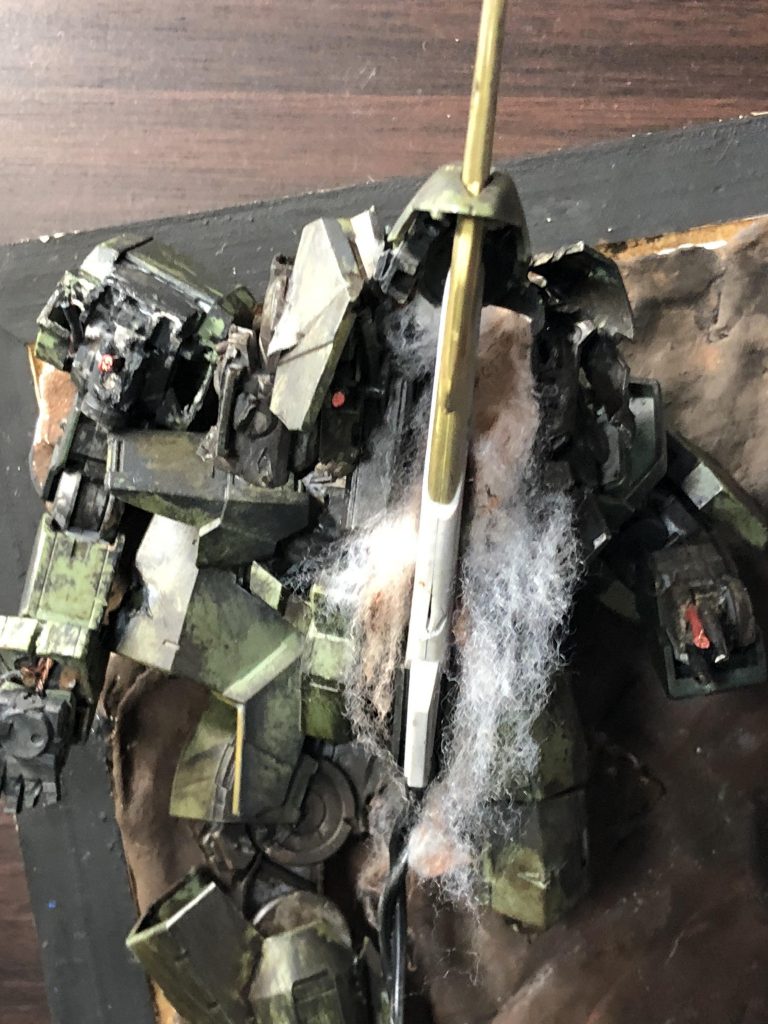 グレイズの頭はレクスが持っているのでぶっ刺してごまかしました。