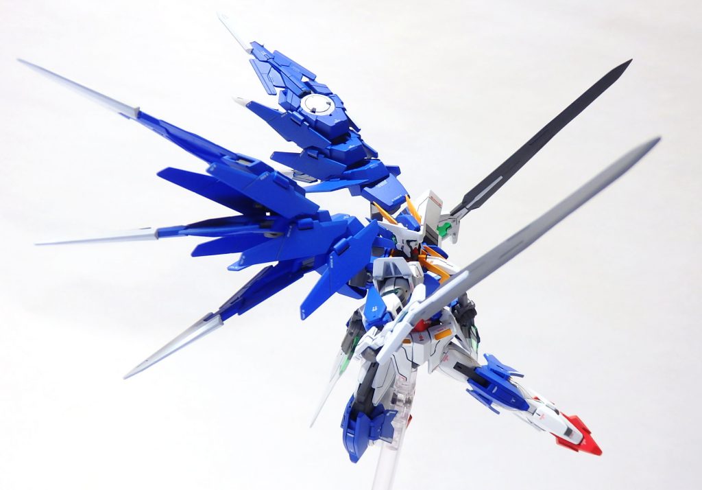 ~ACTION~
■ GNダイバーソード改
 ダブルオーダイバーエースの使用していた同武装の刀身を鍛え直した大型剣。
 内臓されたGNコンデンサーのエネルギー貯蔵量が15%アップしている。