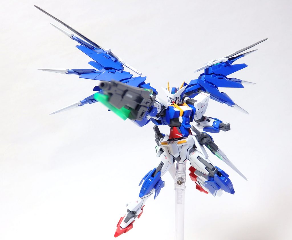 ~ACTION~
■ GNソードⅡブラスター/B
 高い攻撃力と射程距離をほこり、射撃戦においても成長を遂げたリクが主に使用する武装。
 実体剣としても使用が可能。
 本機体に備わった”セブンソード”の1本として数えられる。
 GNソードⅡとの合体機構を備え持つ。