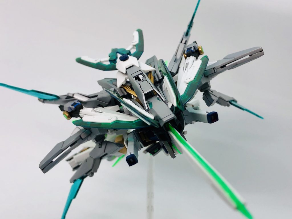 巡航形態のアスカロンフォーム
アリオスアスカロンのようにソードによる突貫攻撃が可能です。