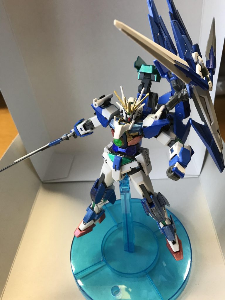 戦闘時はGNダイバーソードがメインです。
肩のビームサーベルの奴はビームを連射もできるようになってます。