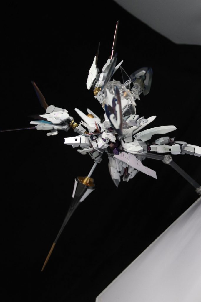 機動性のみで考えると
レギンレイズに主力機となった時代でも
トップクラスの性能を誇っていた