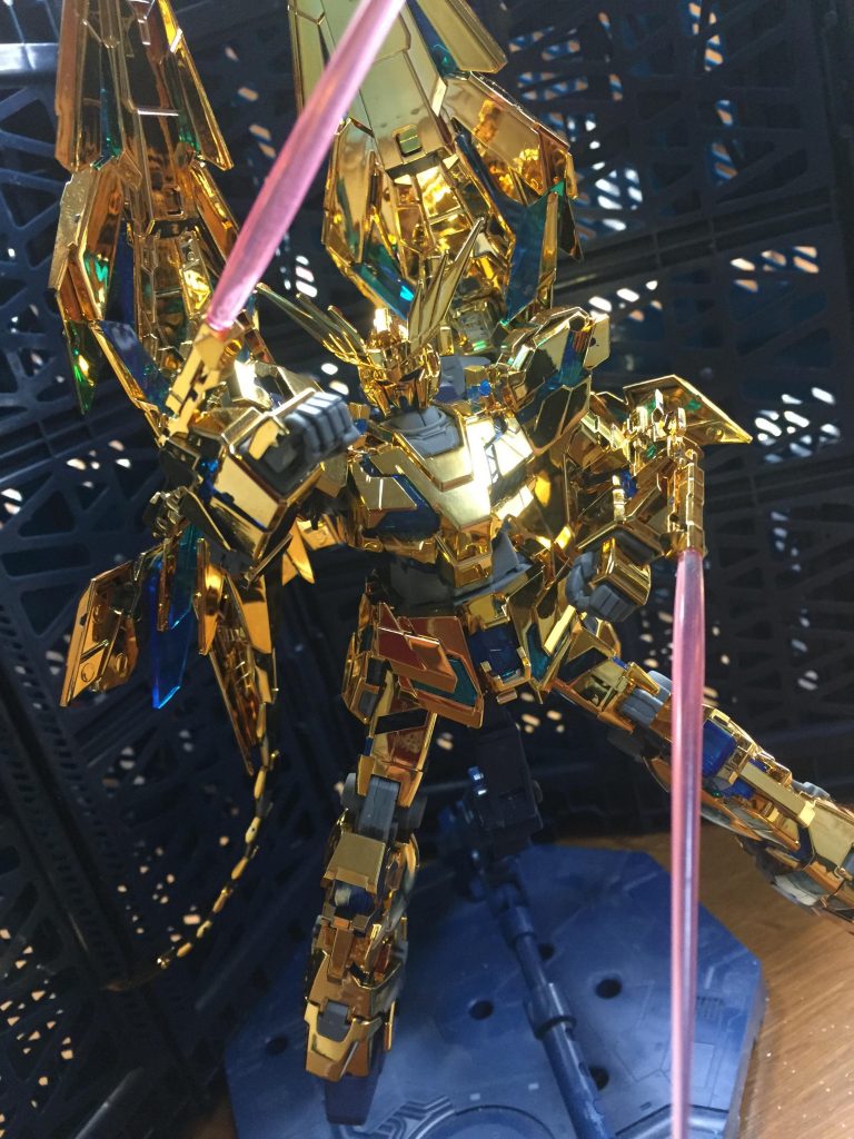 ビームトンファー
サーベル刃は付属していないので注意。
(画像はバンシィ・ノルンから拝借)