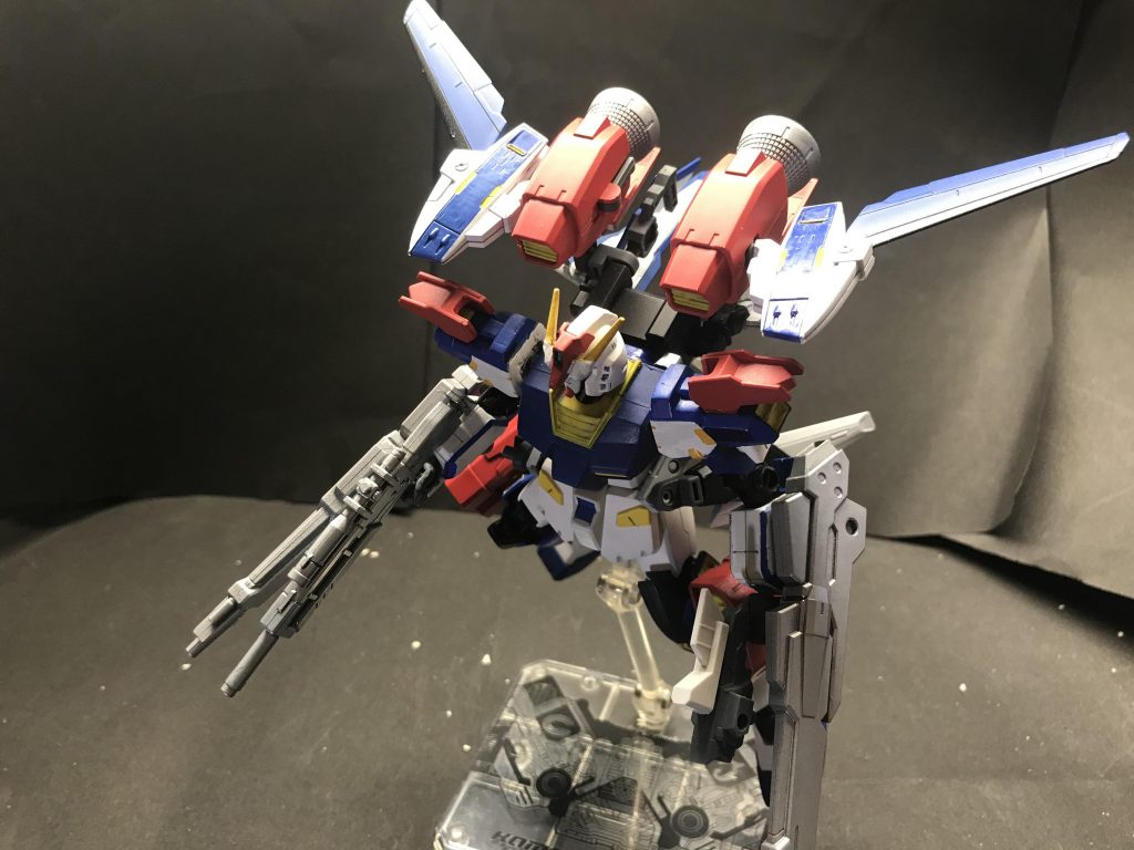 フライト！
ーーー武装を整えるにあたり改めて塗装、本体はつや消しトップコートを行いました。