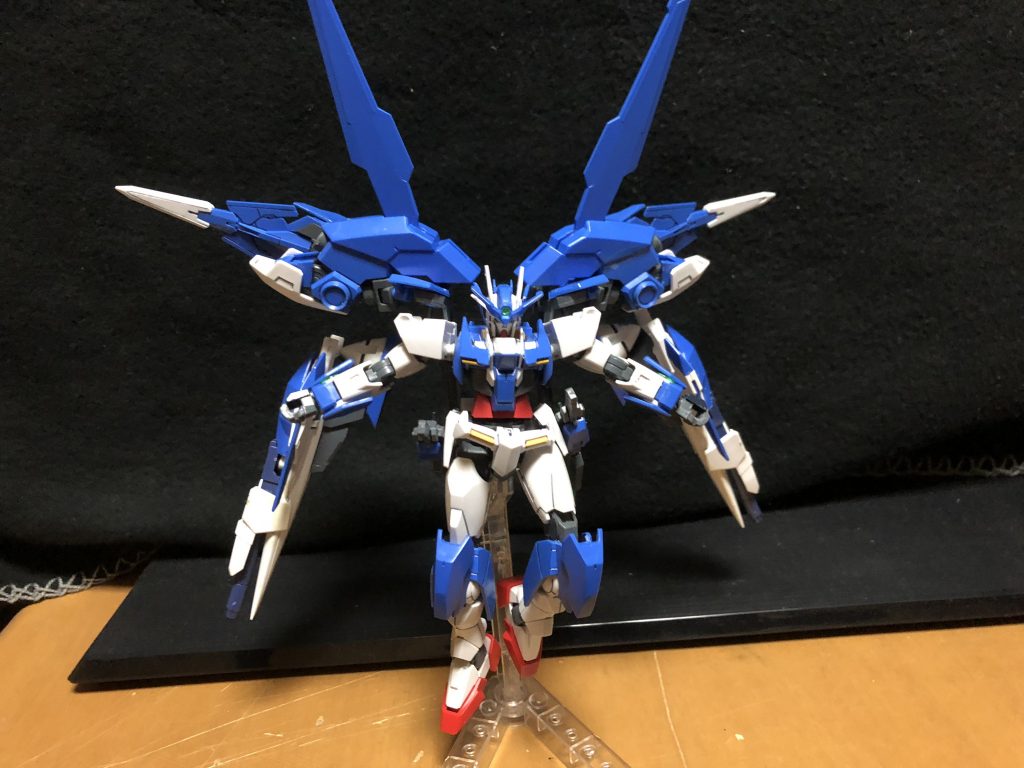 みんなの気持ちを1つに!
「トランザムネクサスバースト!」
※後ろのGNユニットから大きな輪が展開してる状態です