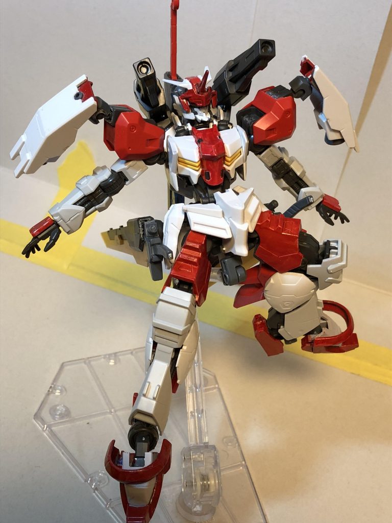 射撃武装のレールガンはフラウロスの使ってたショートバレルの奴を流用