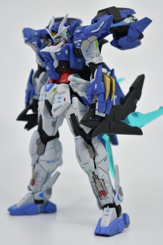 正面(右)
今回はスリムよりも少しゴツいイメージでミキシングしました。