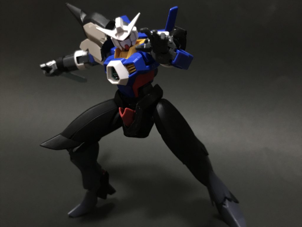 謎アクション。素の可動が良いので動かすにもあまり困らなくて良き。