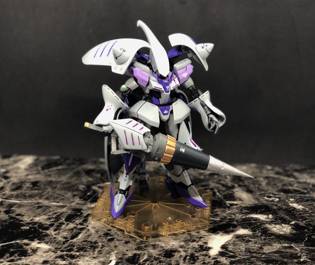 翼は動かす事が可能です