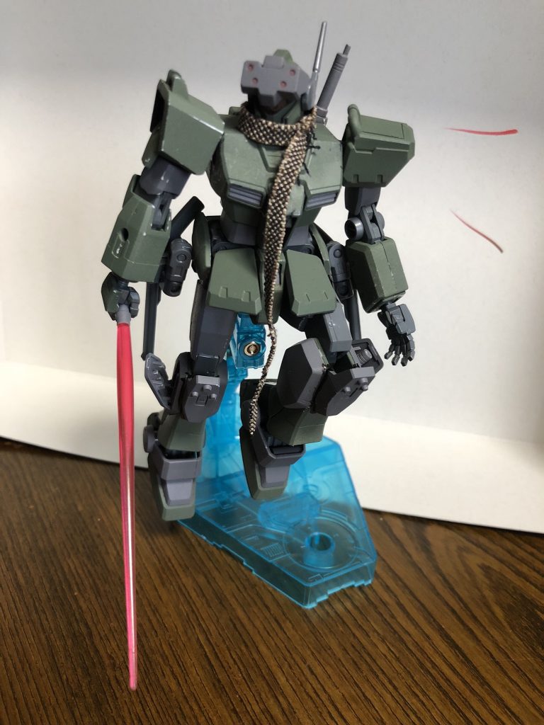 ビームサーベル
脚部外側と背部に装備されている三本の近接用兵装