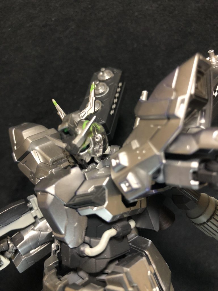 少しは悪役ガンダムっぽく見えるかな？w