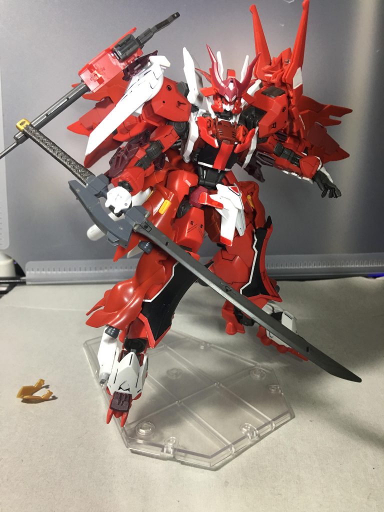 日輪『幾断』
ナノラミネートγ反応をフル活用した兵装
フレームごと溶断する火力を誇る