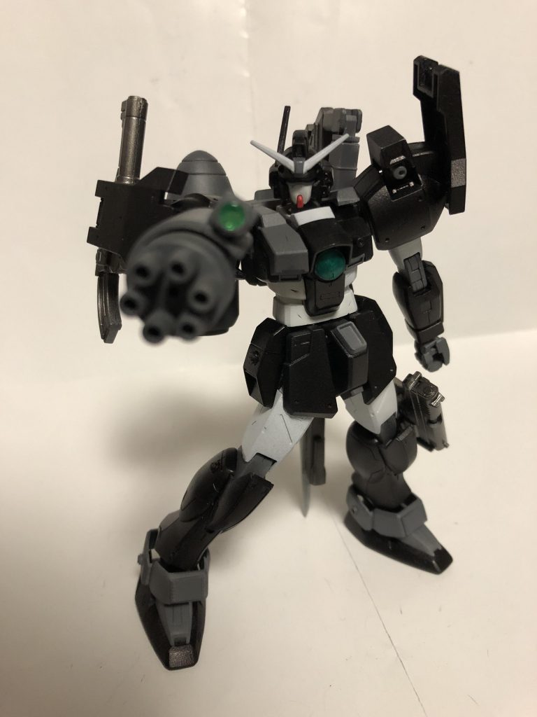 デカール、墨入れなし
実は黒い部分にも灰色でパステルシャドウを施したのですが完成品ではわかりづらいという
あと所々縁が剥げているのは一応チッピングです。
意図してやったところもあれば意図してない部分もあるので「一応」