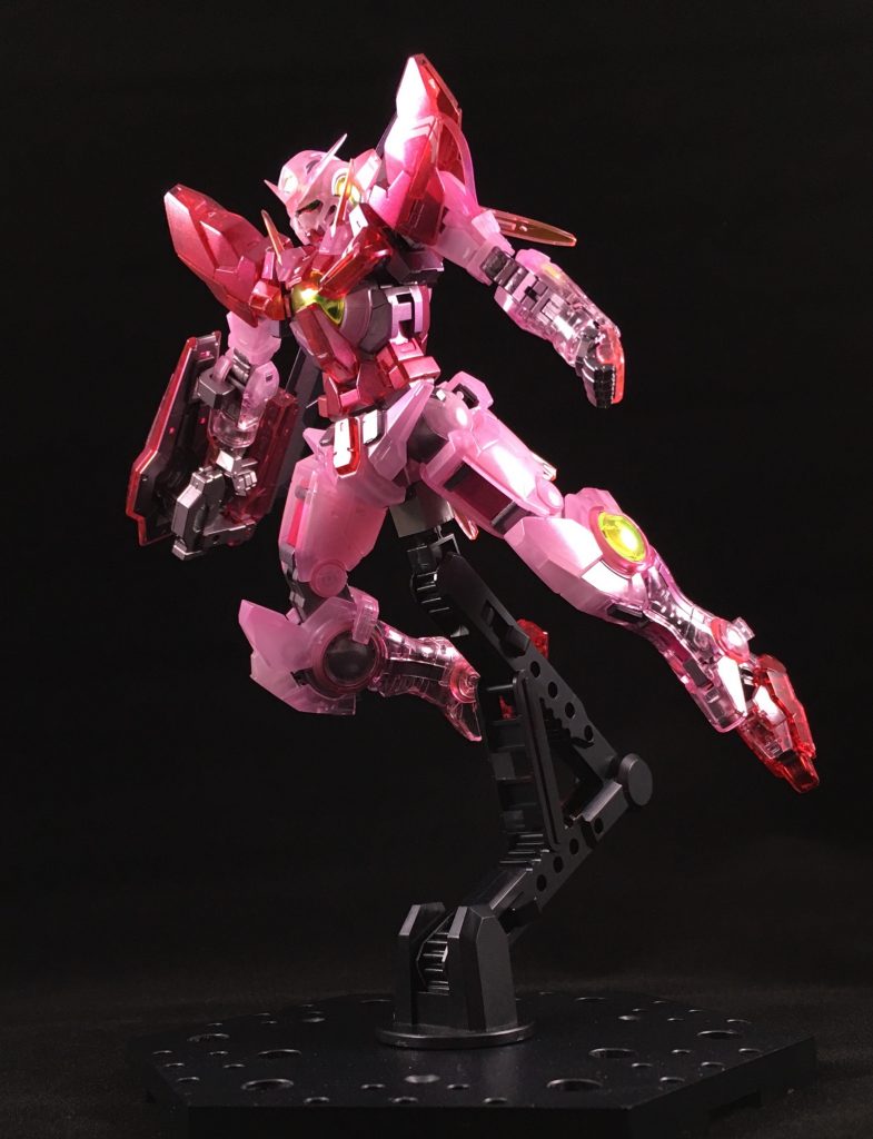 元は青の外装部分はメタリックパープルとメタリックレッド、クリアピンクを混ぜたものを吹き、所々にクリアパープルを吹いてあります