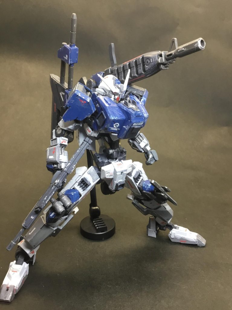 *徹甲砲*遠距離にいる敵にでも構わずドーン。徹甲弾のほかにも普通の弾も発射可能。