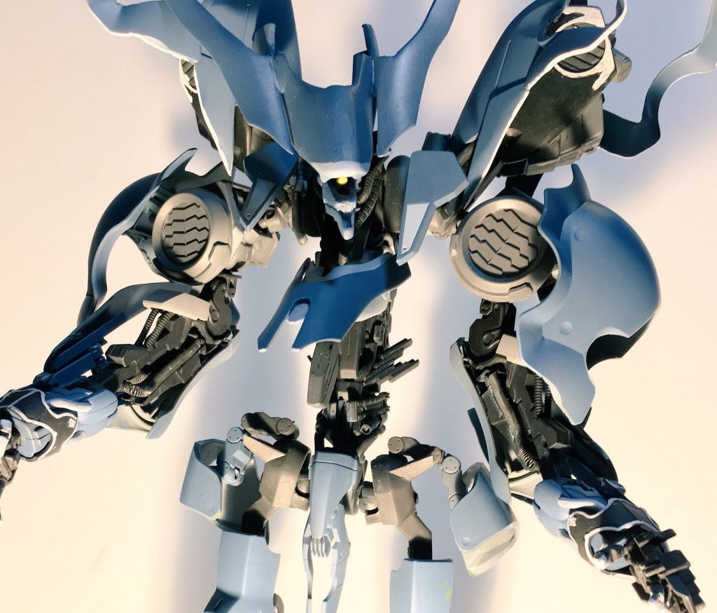 改修理由は地震による破損のため
元々細身だったので補修ついでに肉付けをしようと開始