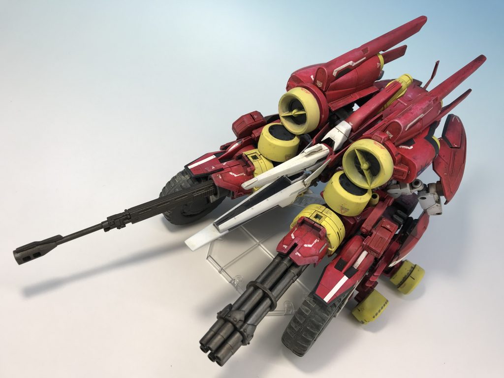 上から見るとこんな感じ。
こちらの形態もデカイです。
もう、こう、ズシッて感じ(語彙力なし)。
ここからは制作工程です。